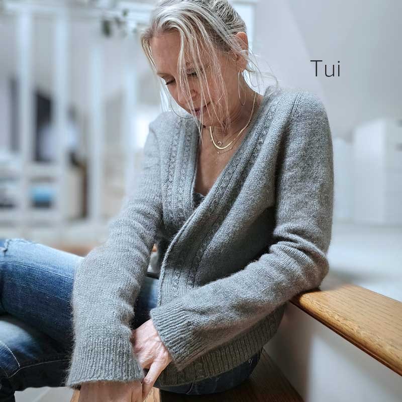 Kit for Mabel, designed by Isabell Kraemer. Yarn – Āhuru, NZ spun 4ply blend of 80% merino / 20% possum. Here in colourway Tui.