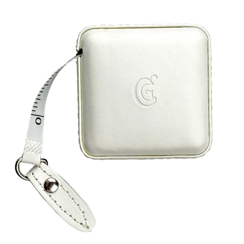 Retractable tape measures up to 150 cm (60″). 5x5cm (2″ x 2″). Available in white only.