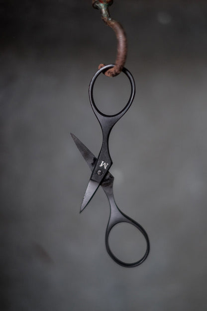 Just perfect at 6.75cm. Scissors hand finished in smooth black with a monogrammed M for Merchant & Mills. Sharp as an arrow and seriously desirable. Buy today at Happy-go-knitty!