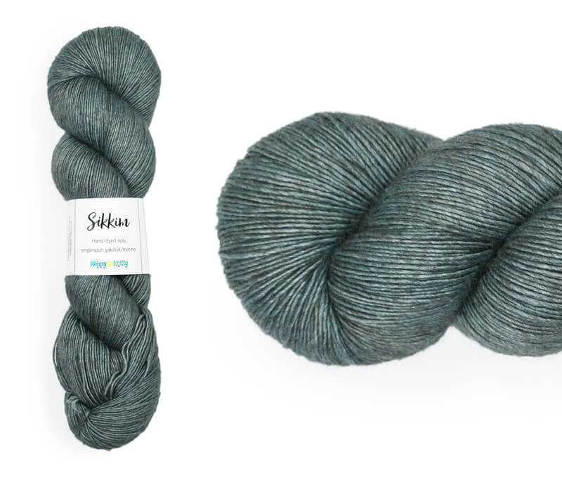 Hand-dyed single spun 15% yak / 20% silk / 65% superwash merino yarn. Colourway: Southern Ocean. 4ply. The yak fibre is clearly visible, giving it a slightly heathered look. Very soft and drapes beautifully, so suitable for shawls. It can of course also be used for scarves, hats, baby clothes, or other 4ply knitting.
